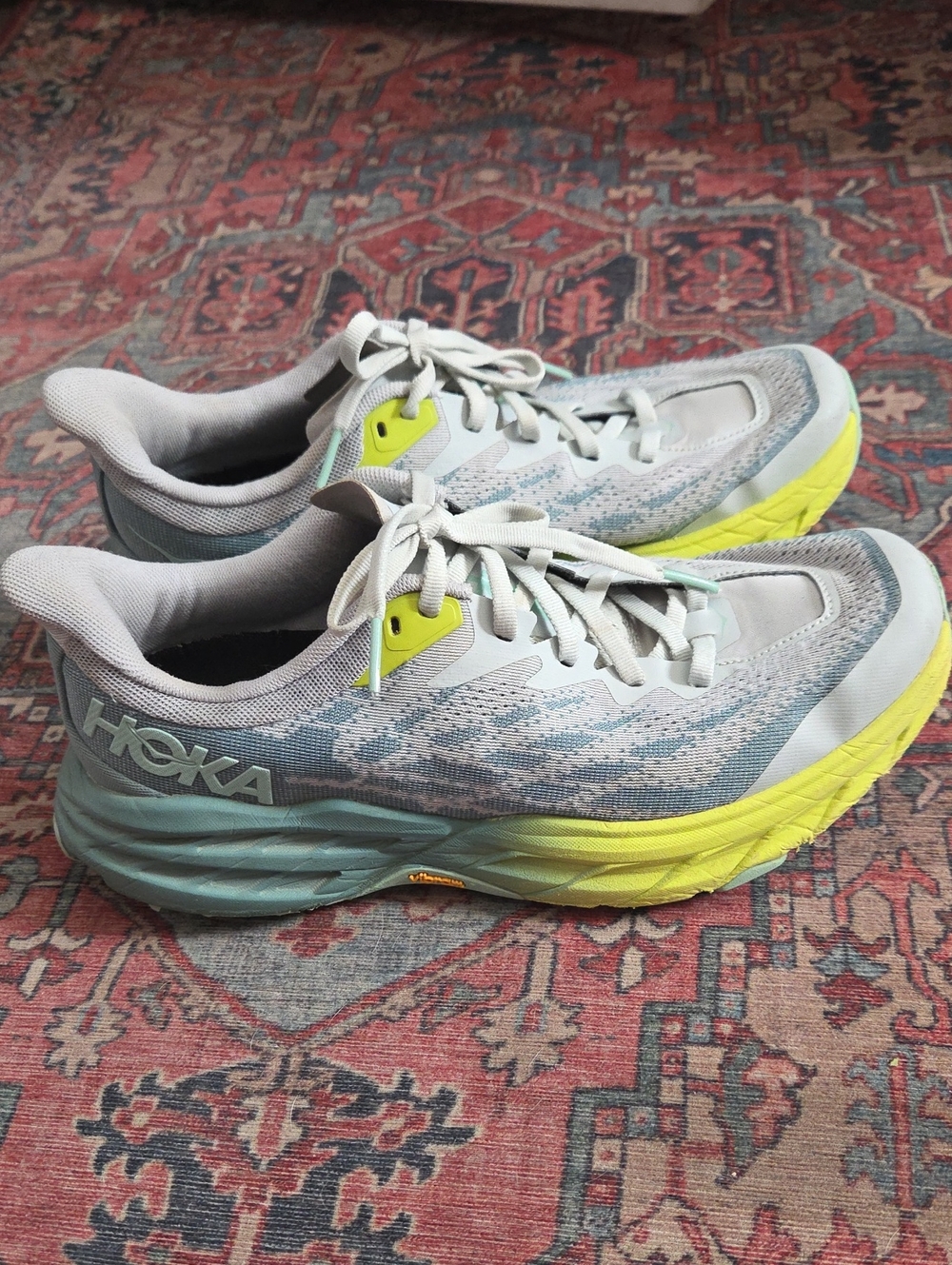 HOKA One One Speedgoat 5 Size 9.5